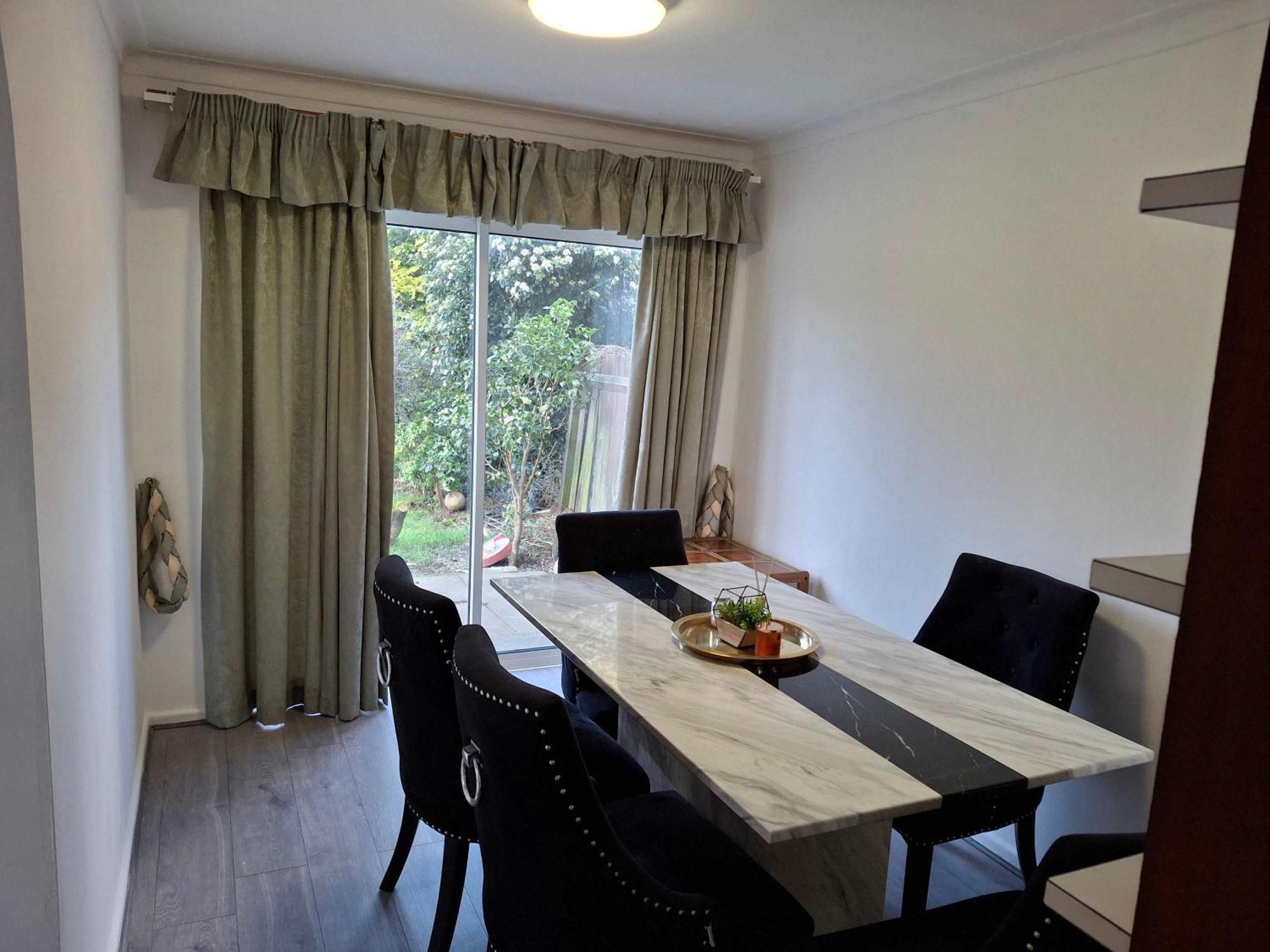 Nicely Decorated 3 Bedroom House Near Heathrow, London Staines-upon-Thames Екстер'єр фото